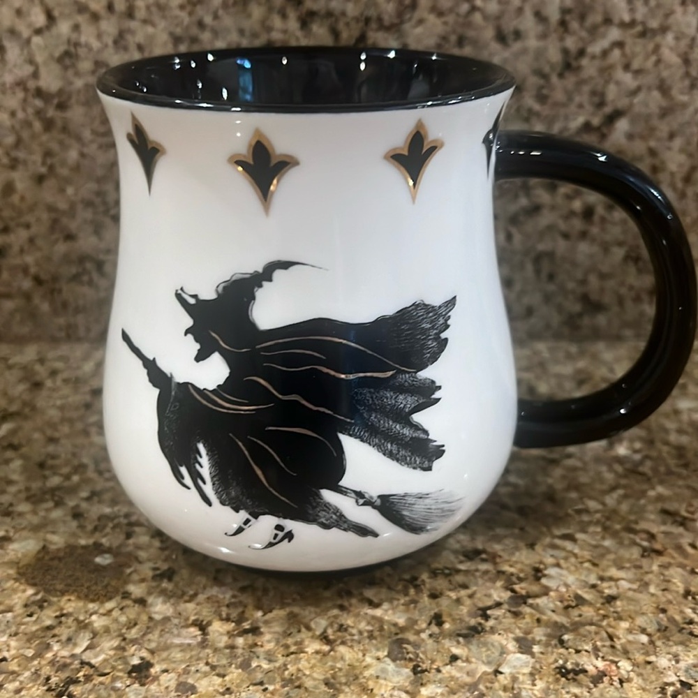 Potter’s Studio Halloween Witch Spooky Night Black Mug